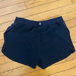 Lululemon find your pace shorts size 6